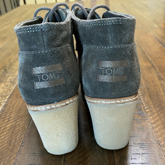 TOMS Desert Edge Olive Suede Wedge Ankle Booties - Size 7.5 - Picture 3 of 10
